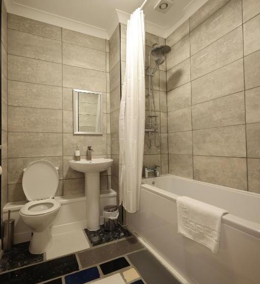 חדר משפחתי, Michelangelos   Rooms, Restaurant & Bar