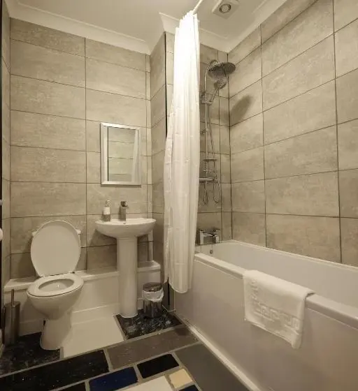 اتاق خانوادگی, Michelangelos   Rooms, Restaurant & Bar