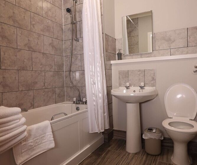 Номер Стандарт, Michelangelos   Rooms, Restaurant & Bar