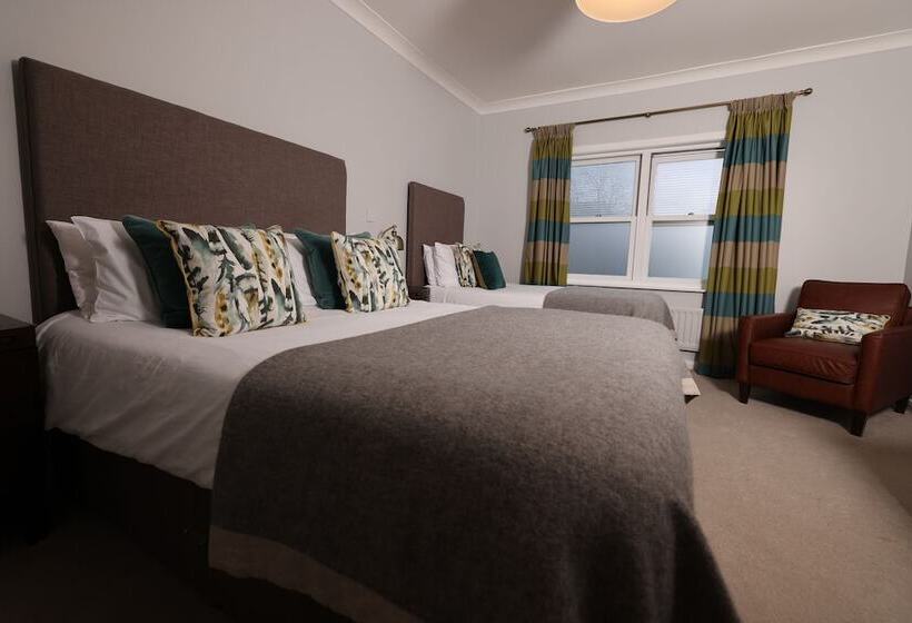 Номер Стандарт, Michelangelos   Rooms, Restaurant & Bar