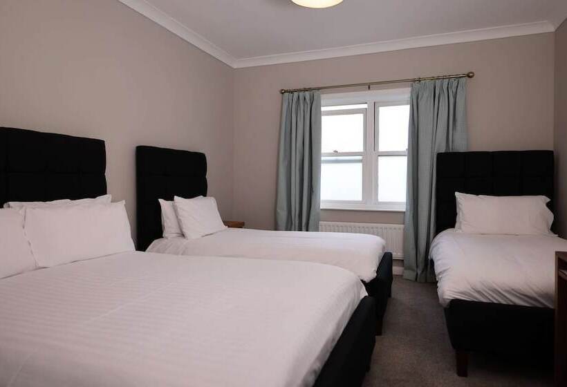 Семейный Номер, Michelangelos   Rooms, Restaurant & Bar