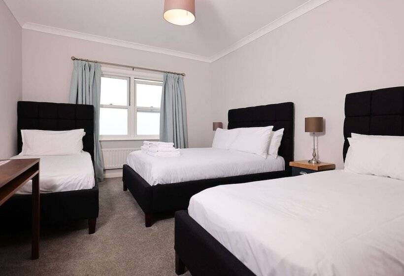 Семейный Номер, Michelangelos   Rooms, Restaurant & Bar