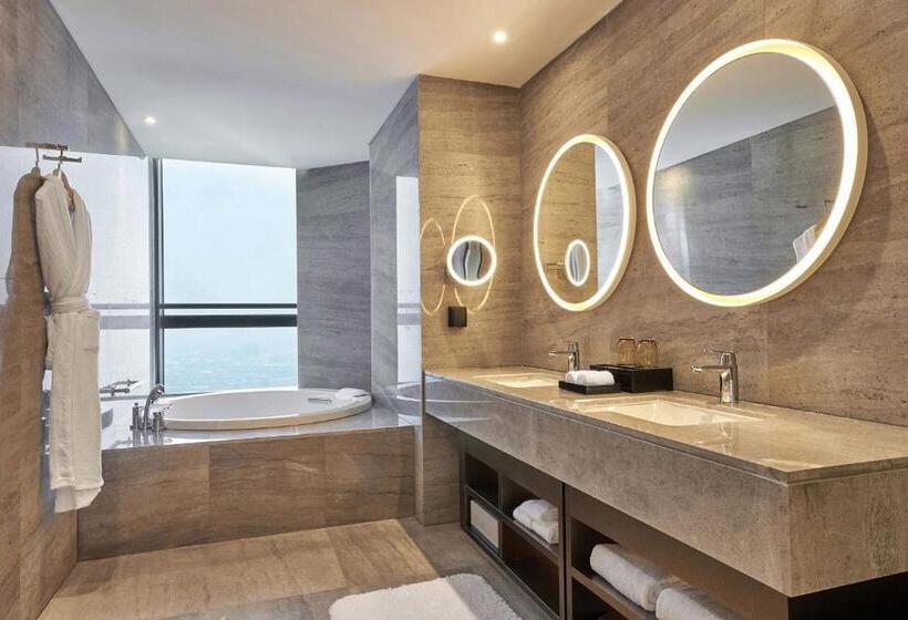 Люкс Deluxe Кровать Кинг, The Westin Zhongshan Guzhen