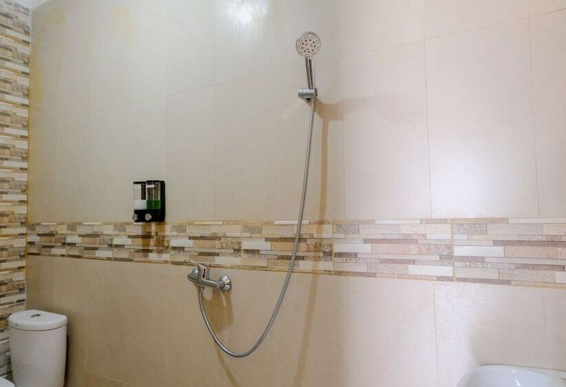 Deluxe Rum, Capital O 1566 El Reyshi Family Residence