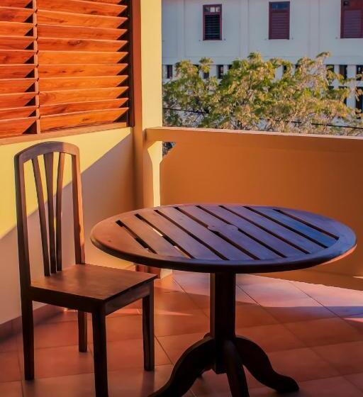 اتاق استاندارد با تراس, Menabe