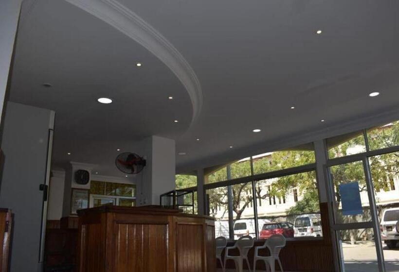 اتاق راحتی سه تخته, Menabe