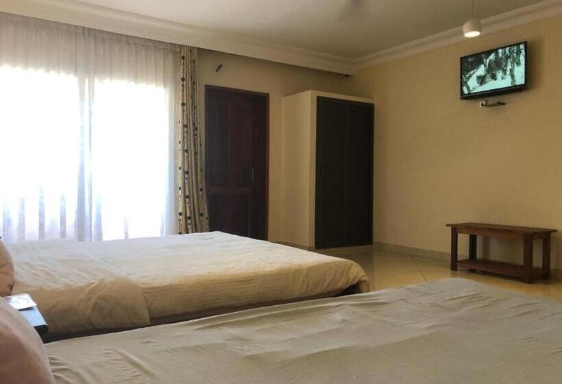 اتاق راحتی سه تخته, Menabe