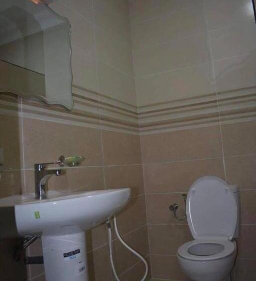 اتاق راحتی سه تخته, Menabe