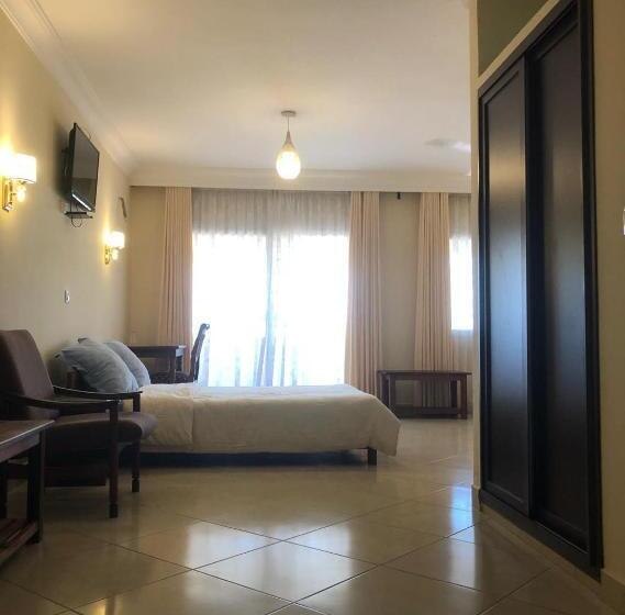 اتاق خانوادگی, Menabe