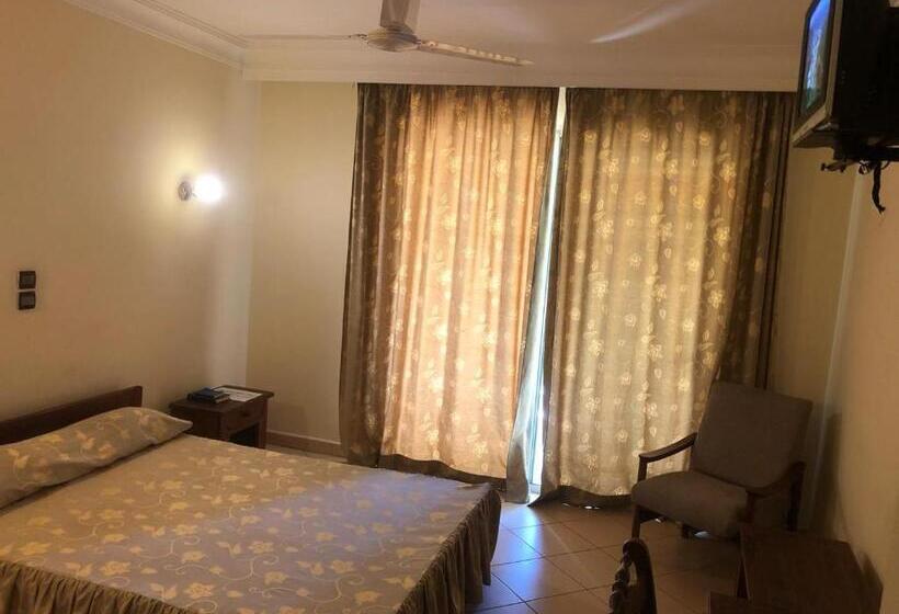 اتاق خانوادگی, Menabe