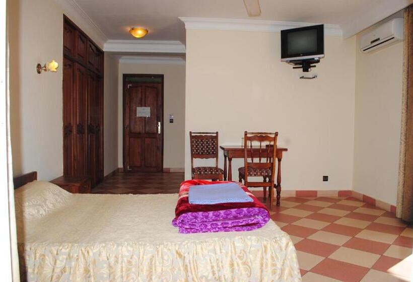 اتاق خانوادگی, Menabe