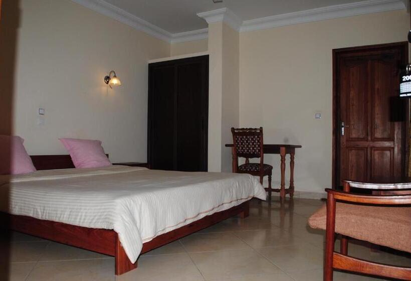 اتاق لوکس, Menabe