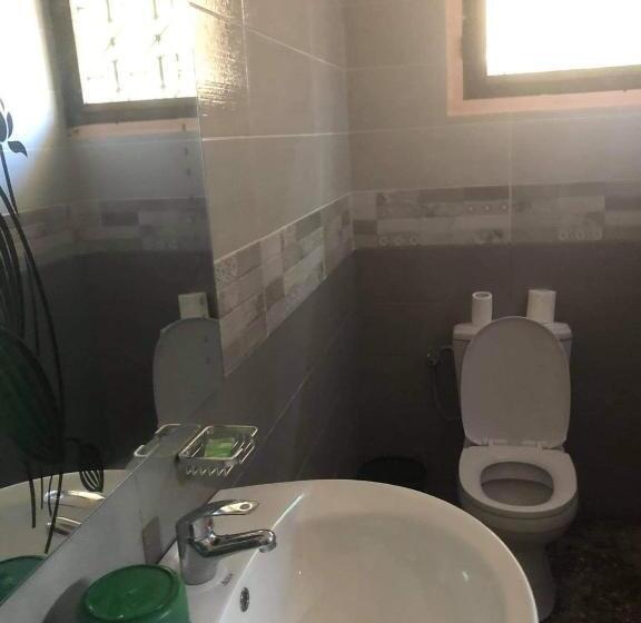 اتاق لوکس, Menabe