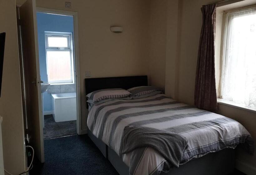 اتاق استاندارد یک نفره, Tower House