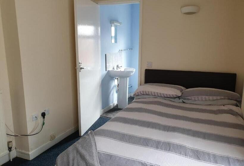 اتاق استاندارد یک نفره, Tower House