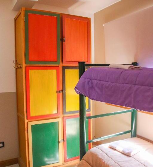 4인용 스탠다드 룸, Yaghan Hostel
