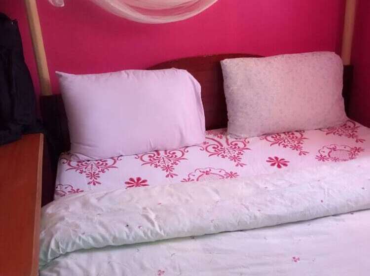 اتاق استاندارد یک نفره, Joppers Guest House