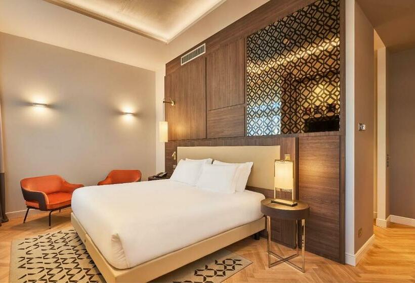 سوئیت جونیور با تخت بزرگ, Doubletree By Hilton Trieste