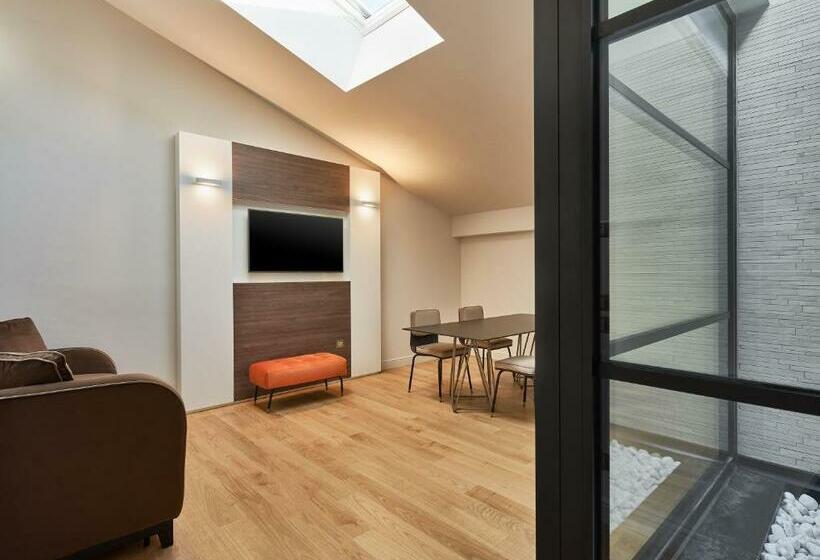 سوئیت با تخت بزرگ, Doubletree By Hilton Trieste