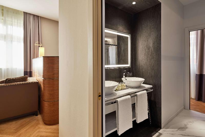 سوئیت جونیور با تخت بزرگ, Doubletree By Hilton Trieste