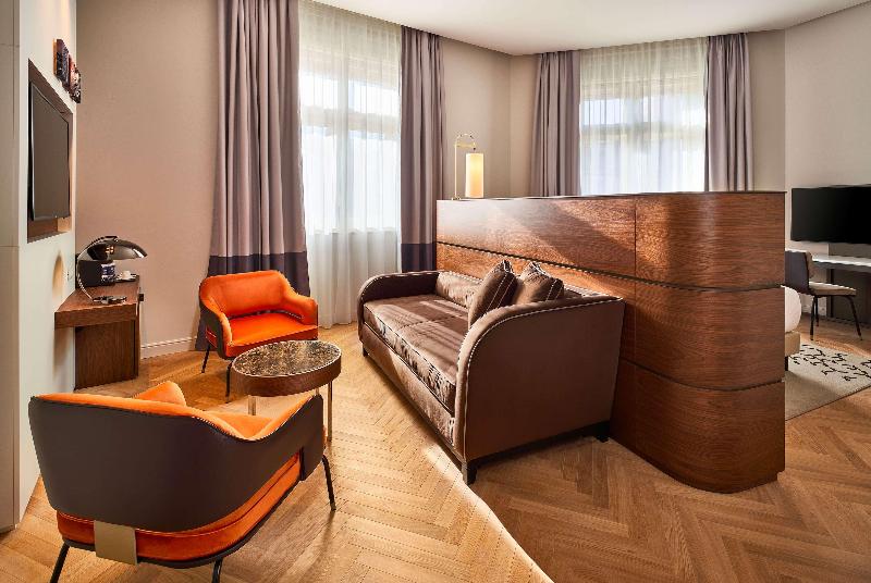 سوئیت جونیور با تخت بزرگ, Doubletree By Hilton Trieste