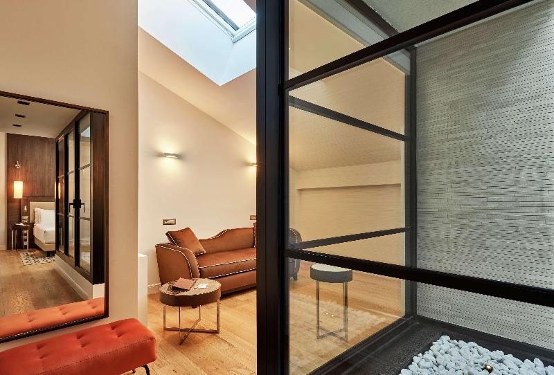 سوئیت جونیور با تخت بزرگ, Doubletree By Hilton Trieste