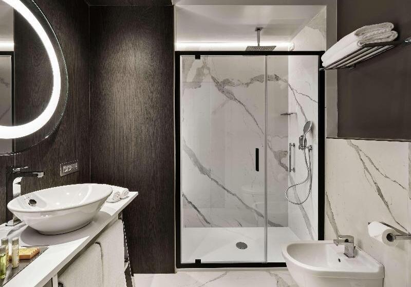 سوئیت جونیور با تخت بزرگ, Doubletree By Hilton Trieste