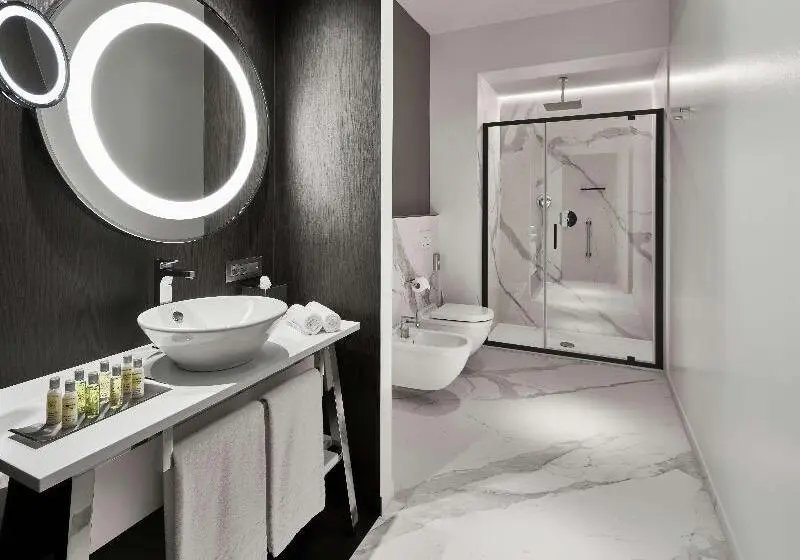 Suite King Bed