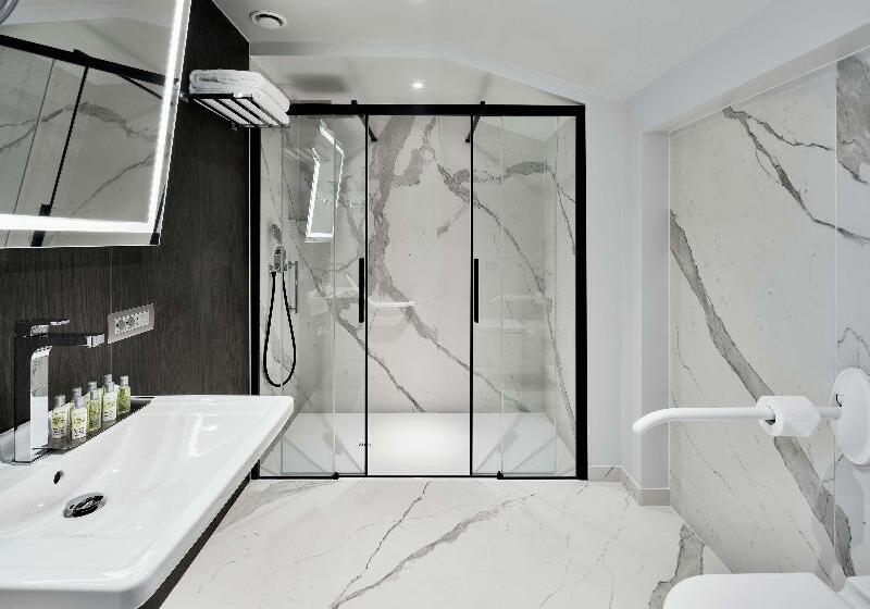 اتاق استاندارد با تخت بزرگ, Doubletree By Hilton Trieste