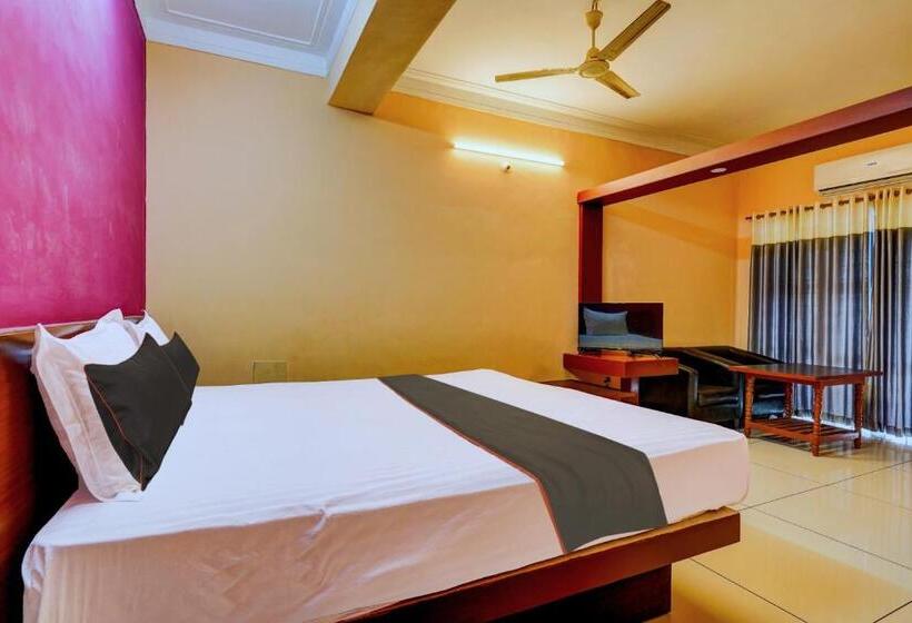 三人经典房间, Spot On 700758 Kvc Holiday Inn