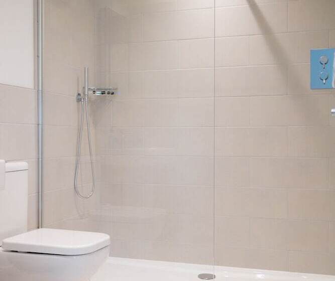 スタンダードルーム, The Red Lion At Hellidon