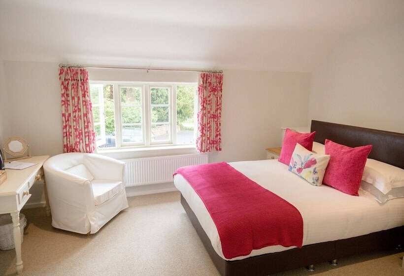 スタンダードルーム, The Red Lion At Hellidon