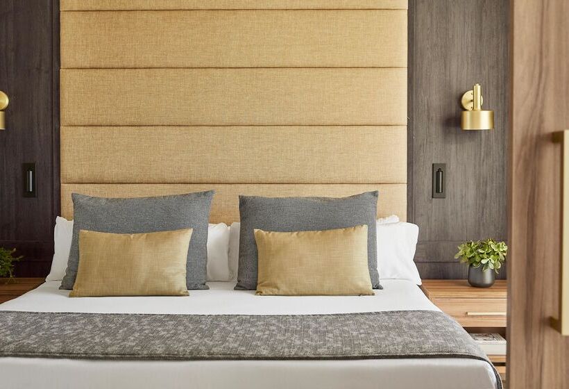 סוויטה נוף לבריכה, Zafiro Palace Andratx