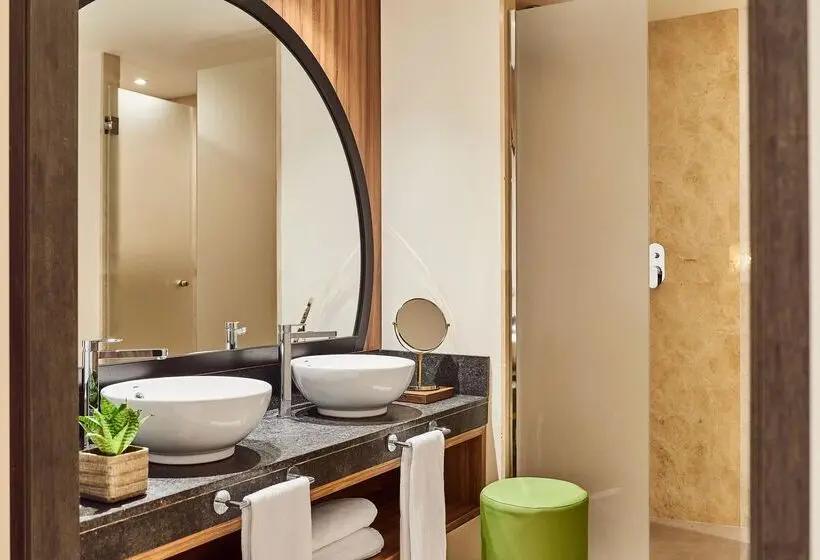 Sviitti Allasnäkymä, Zafiro Palace Andratx