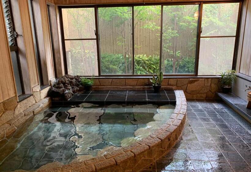 Четырехместный Номер Стандарт, Onsen & Garden Asante Inn