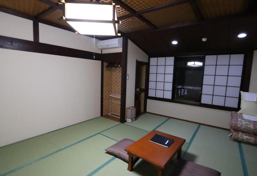 スタンダード４人部屋, Onsen & Garden Asante Inn