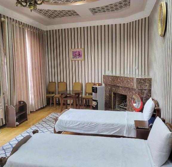 جناح مزوَّد بشرفة, Shahnoza Grand