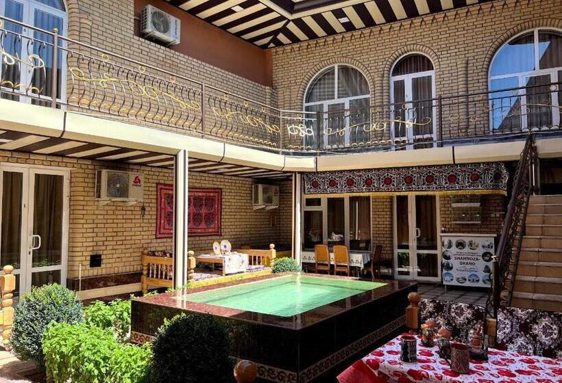 家庭间, Shahnoza Grand
