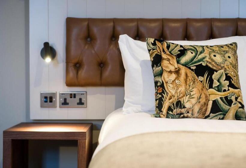 スタンダードルーム, The Cheshire Cat By Innkeeper S Collection