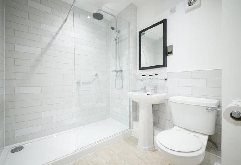 ファミリールーム, The Cheshire Cat By Innkeeper S Collection