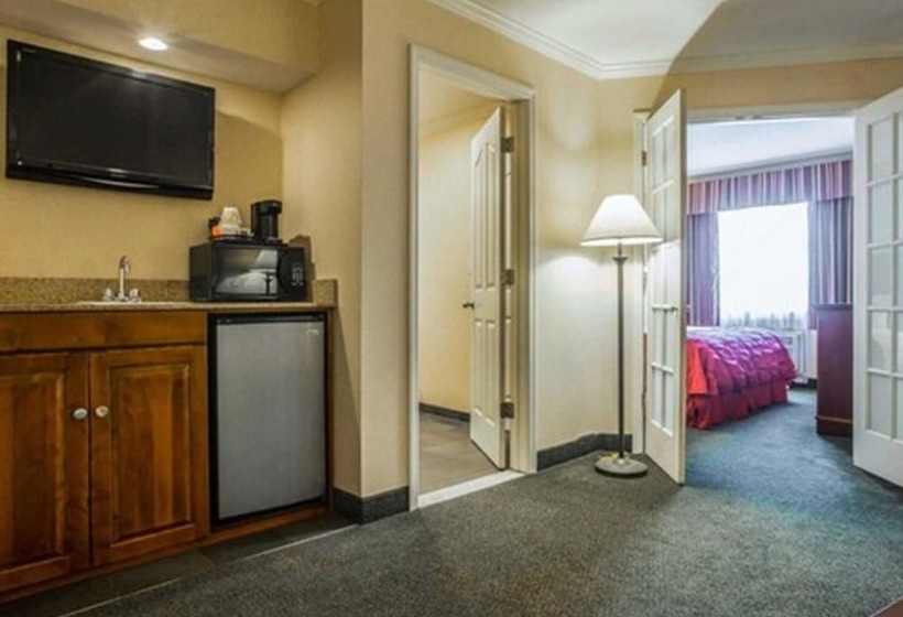 ２ベッドスイートルーム, Clarion Inn & Suites At The Outlets Of Lake George