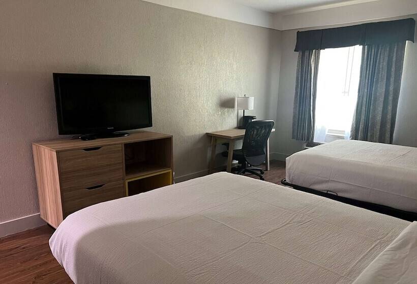 חדר סטנדרט שתי מיטות זוגיות, Days Inn By Wyndham Denham Springsbaton Rouge East