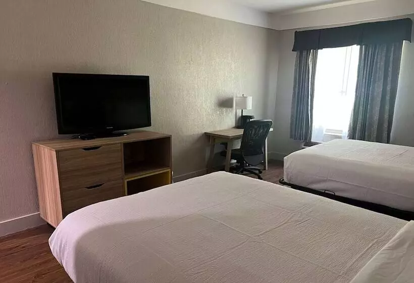 ２ダブルベッドのスタンダードルーム, Days Inn By Wyndham Denham Springsbaton Rouge East