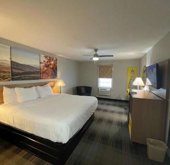 キングサイズベッドのスタンダードルーム, Days Inn By Wyndham Holladay