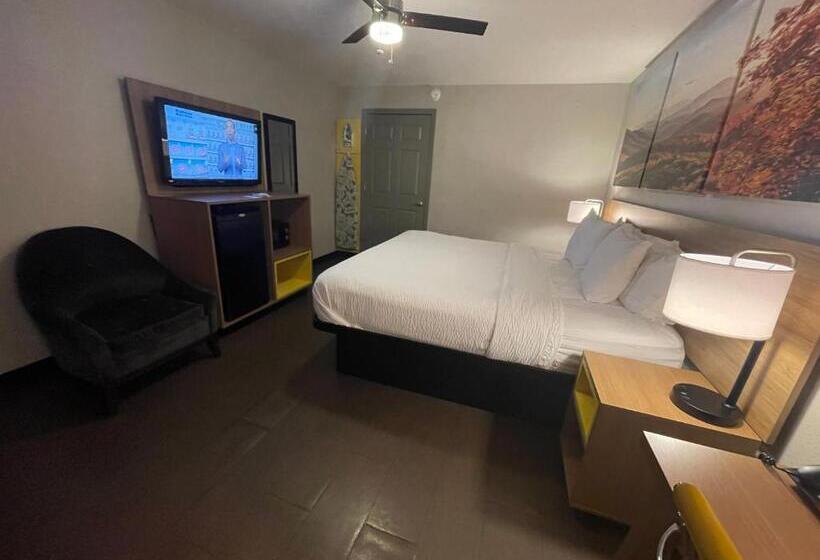 キングサイズベッドのスタンダードルーム, Days Inn By Wyndham Holladay