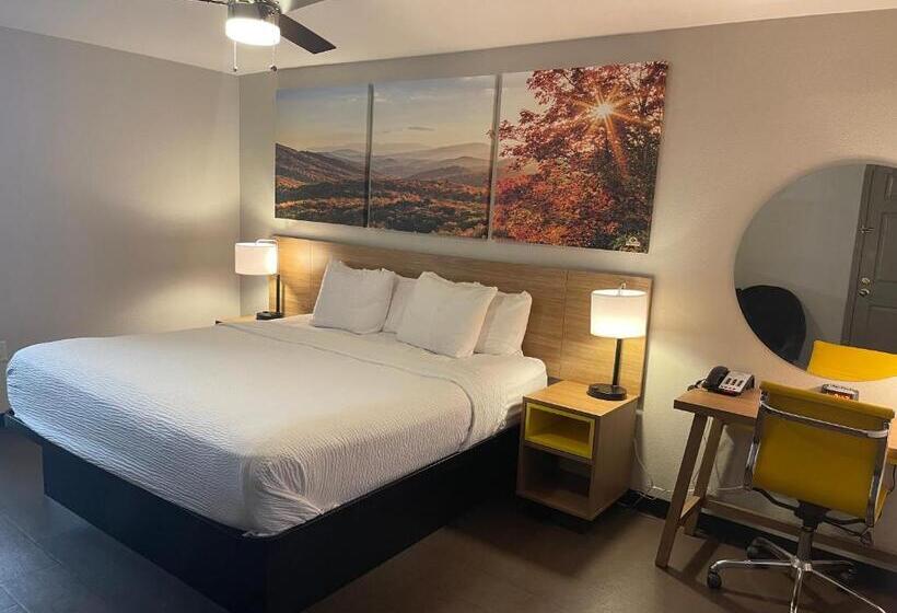 キングサイズベッドのスタンダードルーム, Days Inn By Wyndham Holladay