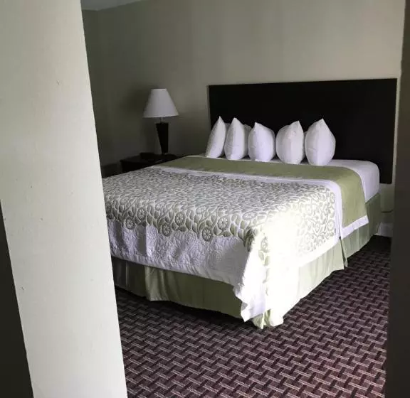 キングサイズベッドのデラックススイート, Days Inn By Wyndham Jellico  Tennessee State Line