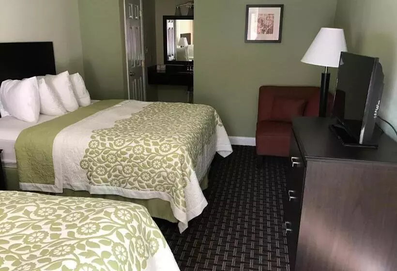 スイート, Days Inn By Wyndham Jellico  Tennessee State Line