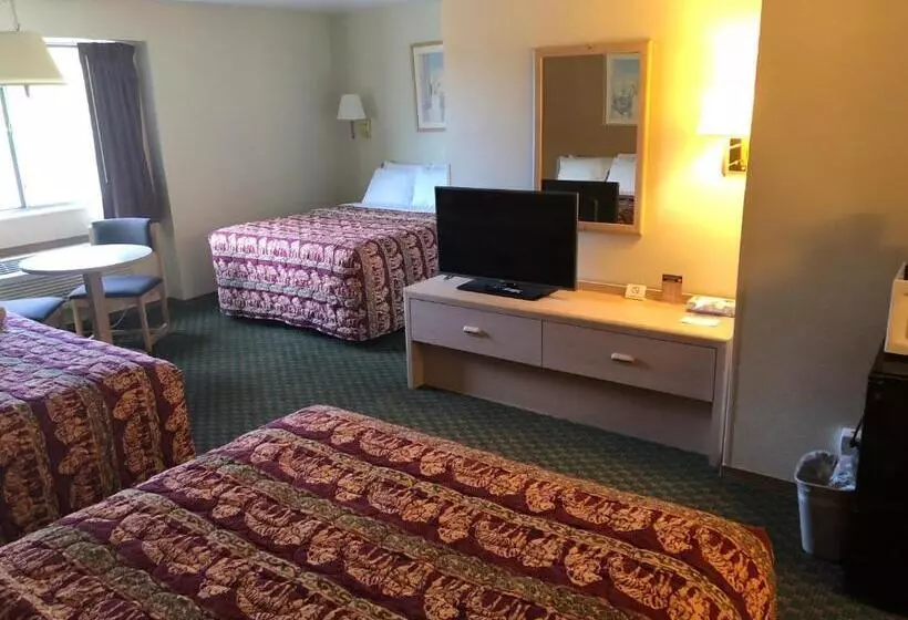 Deluxe Kolmen Hengen Huone, Kings Inn Cody