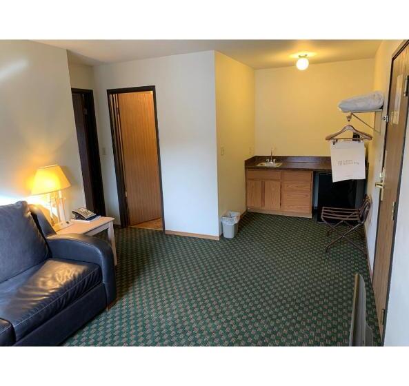 Люкс, Kings Inn Cody